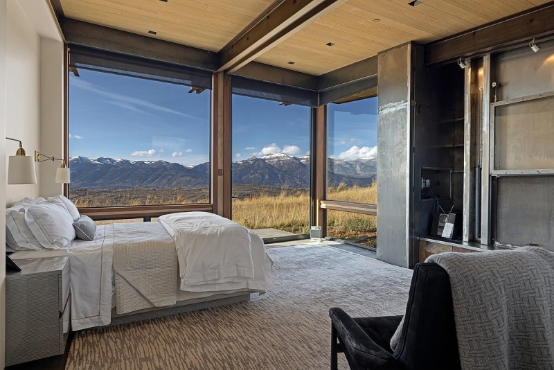 This Grass-Roofed Home With Stone Walls Feels Like It Grew From the Mountain
