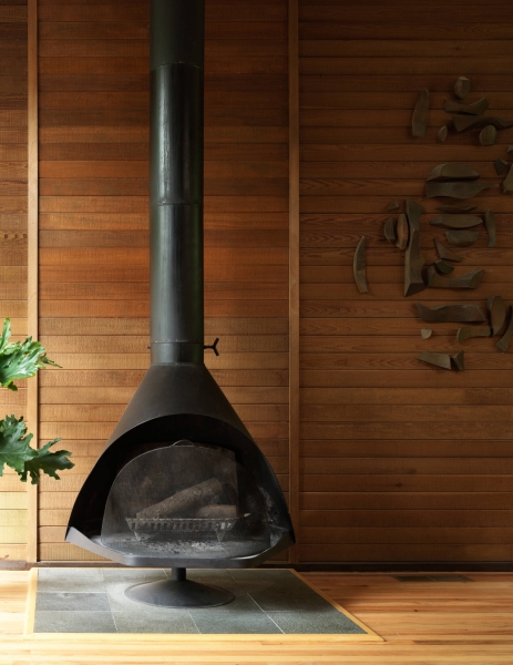 This Mid-Century Modern Home Feels Like a Secret Treehouse in the Forest