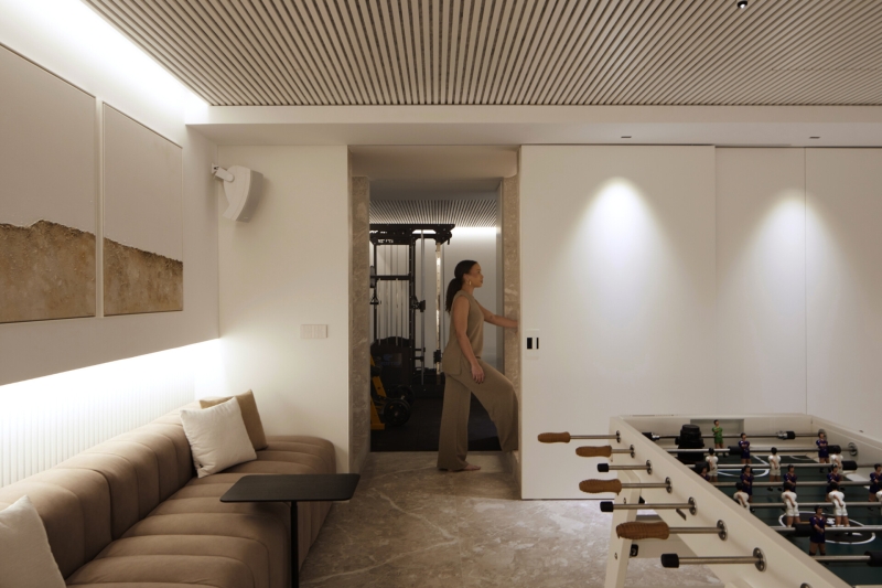 Tucked Behind This Minimalist Home Is a Backyard Oasis