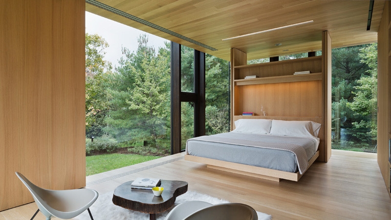 A Glass Guest House Blends Effortless Design with Nature
