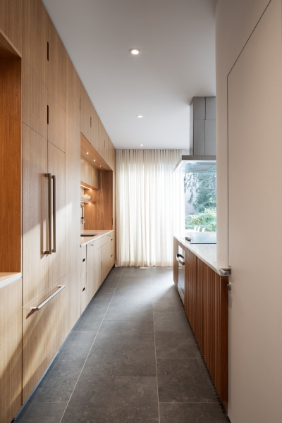 A Kitchen Island That Feels More Like Modern Furniture
