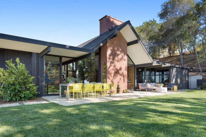 A Mid-Century Modern Home Reimagined for a Family in California
