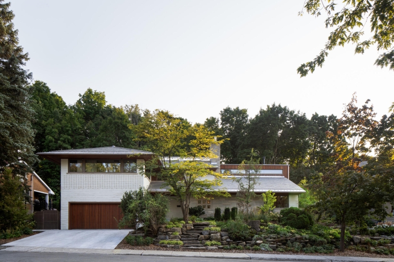 A Mid-Century Modern Home Renovation with Asian and Nordic Influences