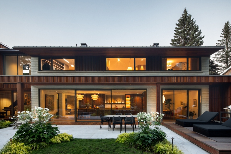 A Mid-Century Modern Home Renovation with Asian and Nordic Influences