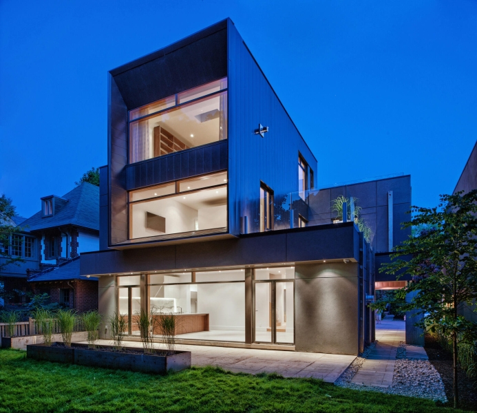 Corten Steel Gives This Home a Unique Urban Identity