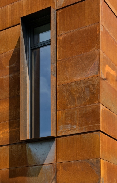 Corten Steel Gives This Home a Unique Urban Identity