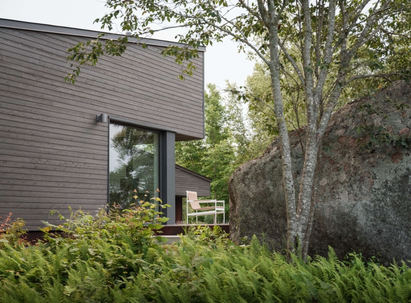 How Rusted Steel Adds Warmth To This Modern Home