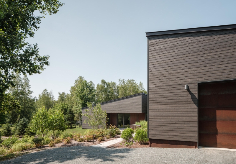 How Rusted Steel Adds Warmth To This Modern Home