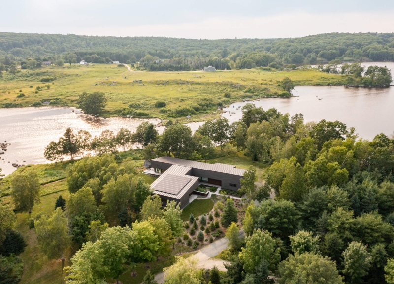 How Rusted Steel Adds Warmth To This Modern Home