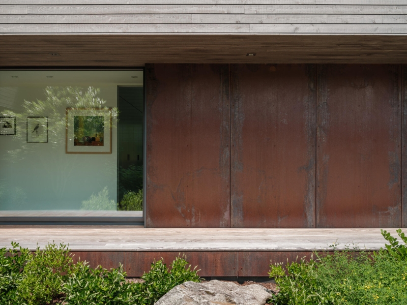 How Rusted Steel Adds Warmth To This Modern Home