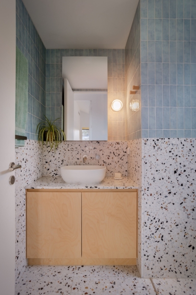 How Terracotta Shingles Bring Earthy Warmth To This Modern Home
