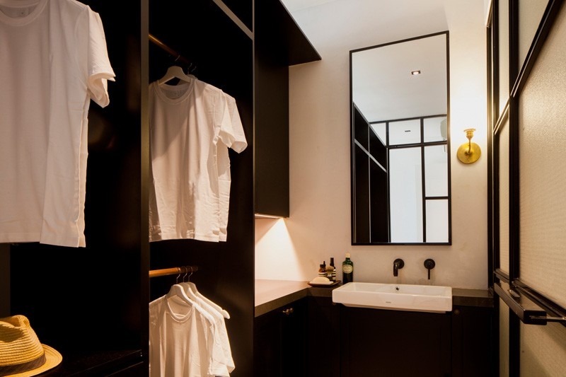 How Two Bold Colors Transformed This Apartment