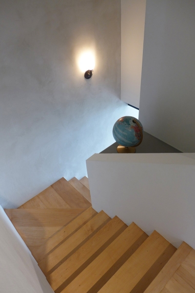 How Two Bold Colors Transformed This Apartment