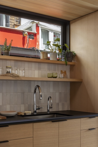 Inside a Houseboat That Feels Like a Home