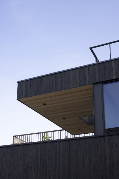 Inside a Houseboat That Feels Like a Home