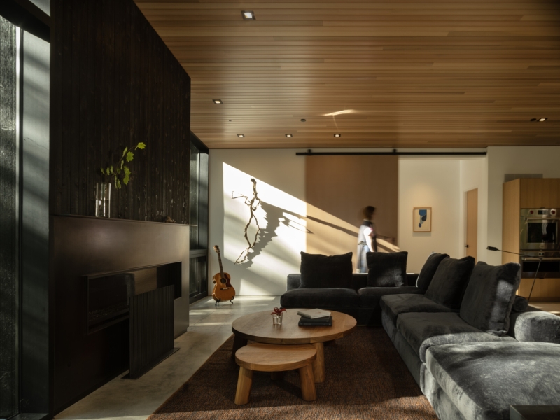 Inside the Forest Home That’s All About Light, Space, and Simplicity