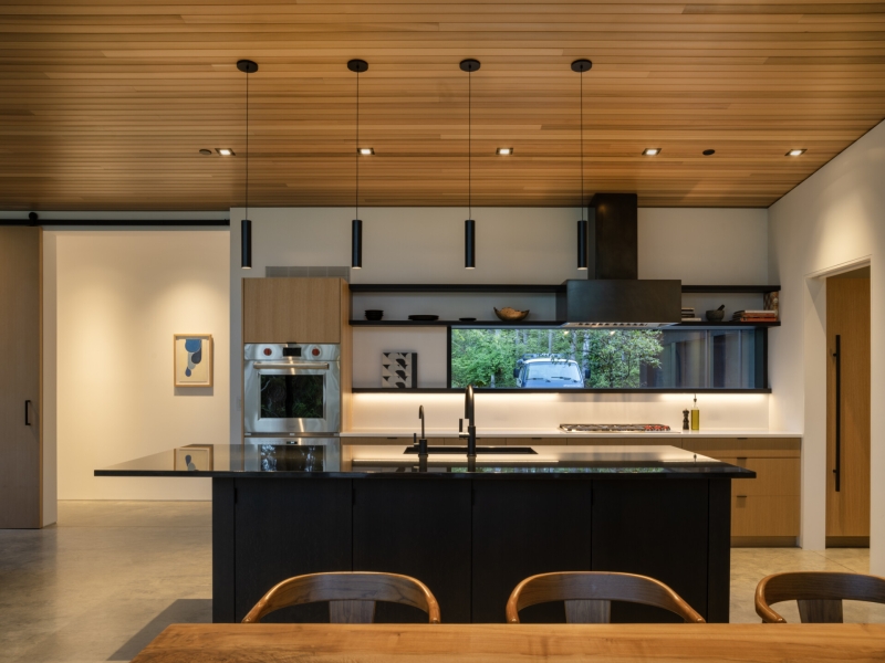 Inside the Forest Home That’s All About Light, Space, and Simplicity