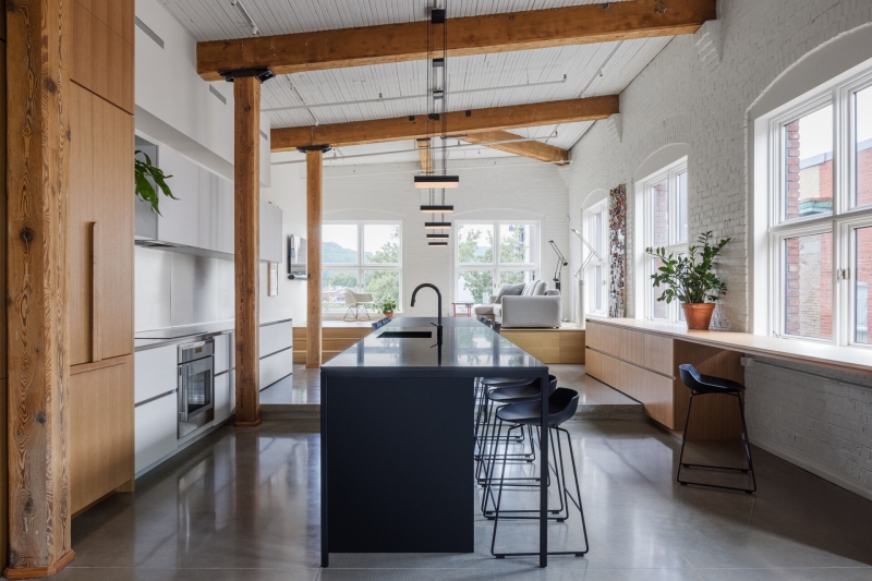 Modern Living Meets Montreal’s History in a Striking Loft Transformation
