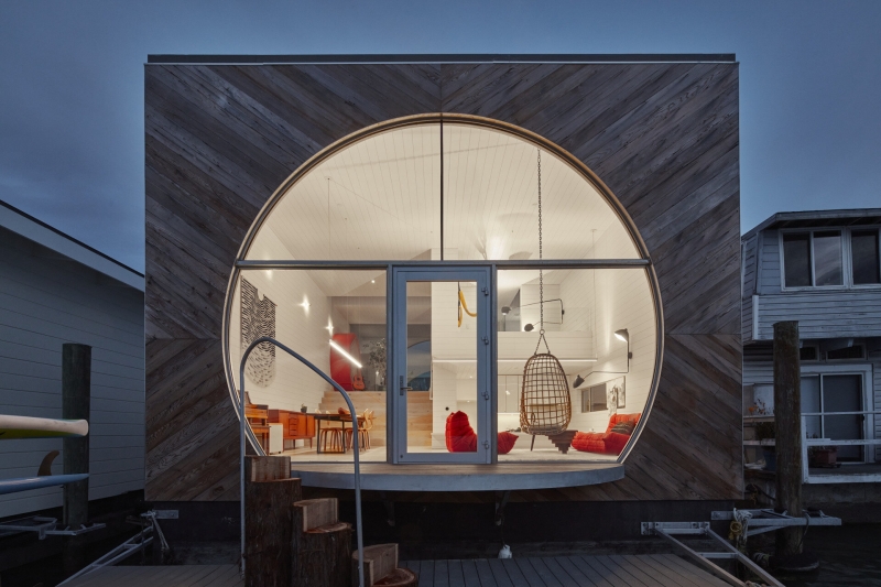 The Light-Filled Houseboat Redefining Waterfront Style