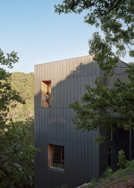 This Elevated Home Proves That Steep Sites Can Be Beautiful Ones