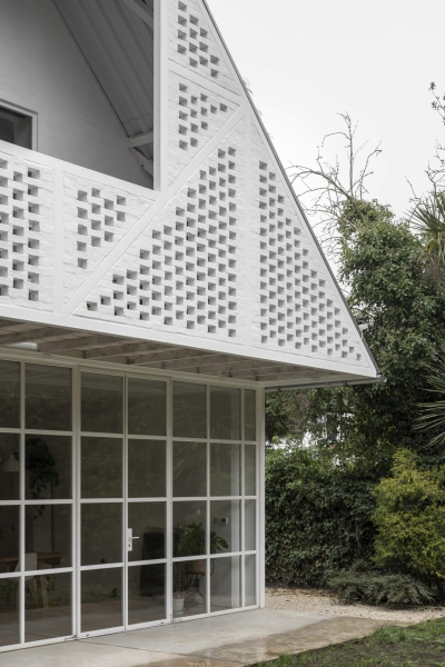 This Home Reimagines Tudor Style With a Modern Twist