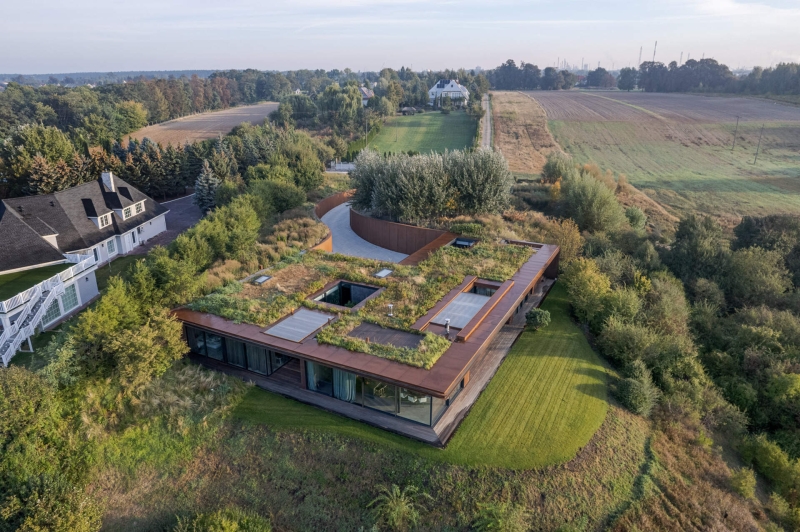 This Home’s Roof Is a Garden, and That’s Just the Beginning