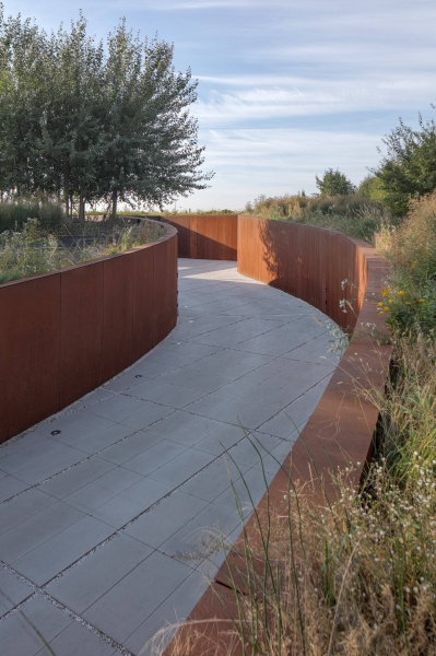 This Home’s Roof Is a Garden, and That’s Just the Beginning