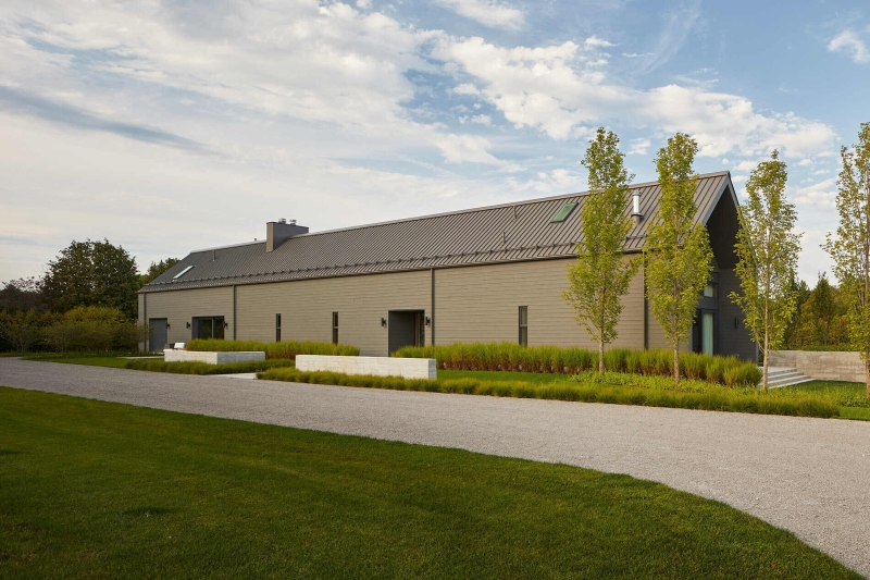 This Modern Farmhouse Reimagines the Classic Longhouse Layout