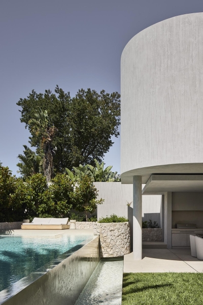 This Sculptural Home Turns Minimalism Into a Statement