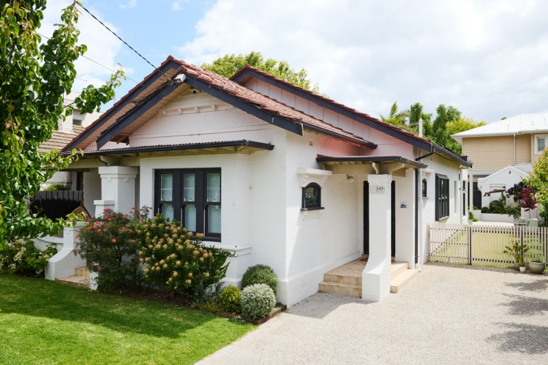 Vaulted Ceilings and Garden Views Make This Home a True Sanctuary