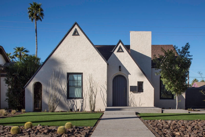 A 1930s Tudor-Style Home Transformed With a Modern Addition