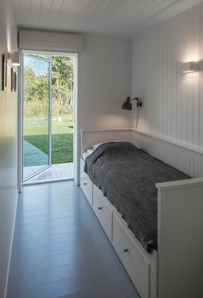 A Barn-Inspired Home Built from Prefabricated Concrete Elements