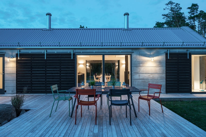 A Barn-Inspired Home Built from Prefabricated Concrete Elements