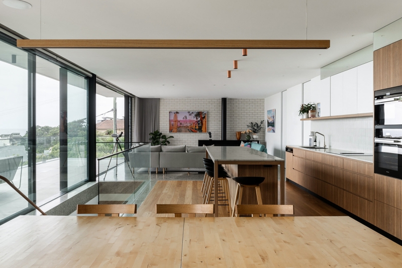A Coastal Dream Home That Appears to Hover Above the Landscape