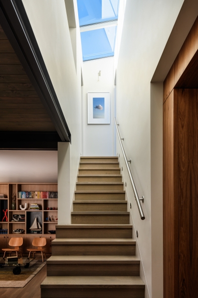 A Floating Home That Blurs Indoor and Outdoor Living