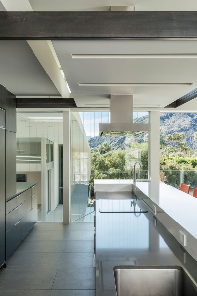 A Home That Balances Sleek Modernism With Mid-Century Palm Springs Flair