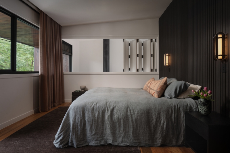 Dark and Dramatic: Inside a Kitchen That Redefines Modern Luxury