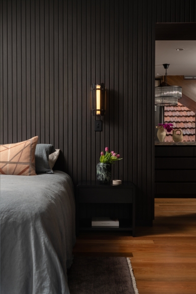 Dark and Dramatic: Inside a Kitchen That Redefines Modern Luxury