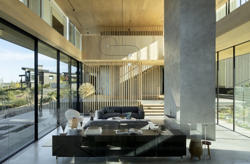 Inside a Striking Home Framed by Floor-to-Ceiling Glass Walls