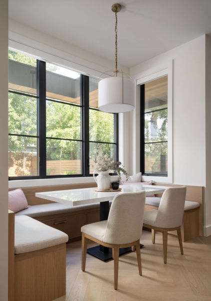 The calm dining room that hides a bold surprise nearby
