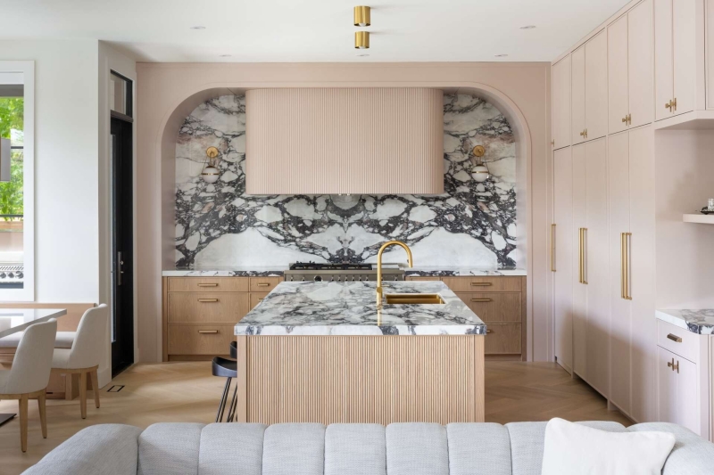 The calm dining room that hides a bold surprise nearby