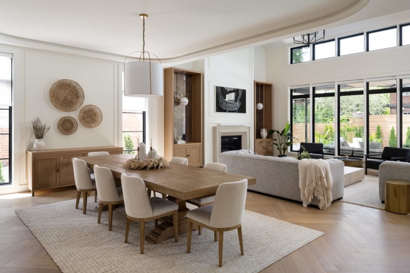 The calm dining room that hides a bold surprise nearby