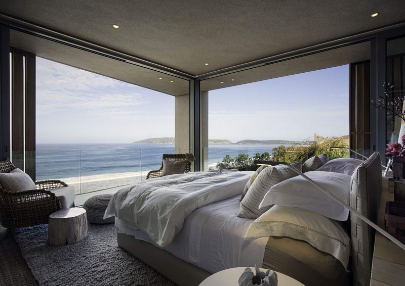 This Coastal Home Feels Sculptural Yet Warm