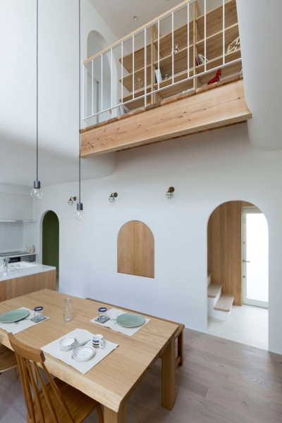 This Japanese House Shows the Beauty of Soft Curves