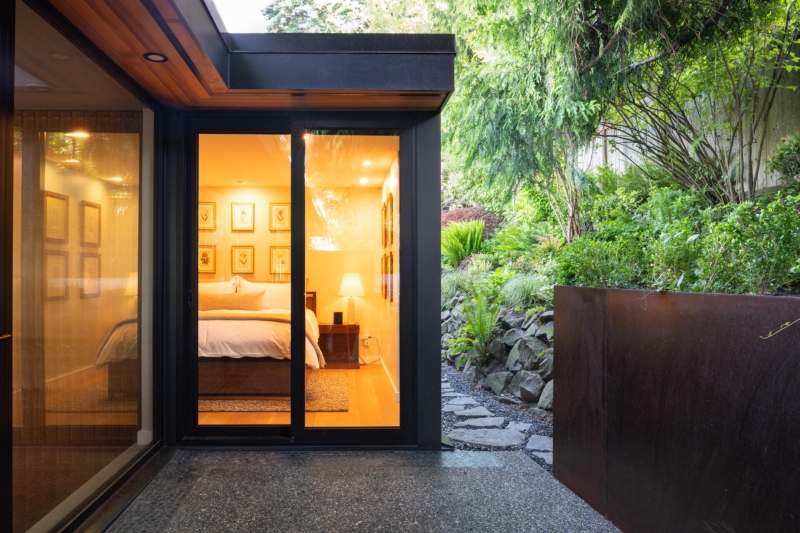 This Mid-Century Modern Home Renovation Re-imagines a 1959 Classic