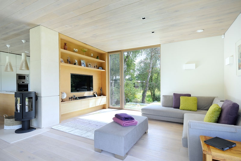 This mobile home doesn’t look like a mobile home at all