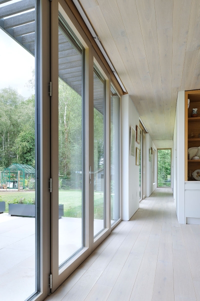 This mobile home doesn’t look like a mobile home at all