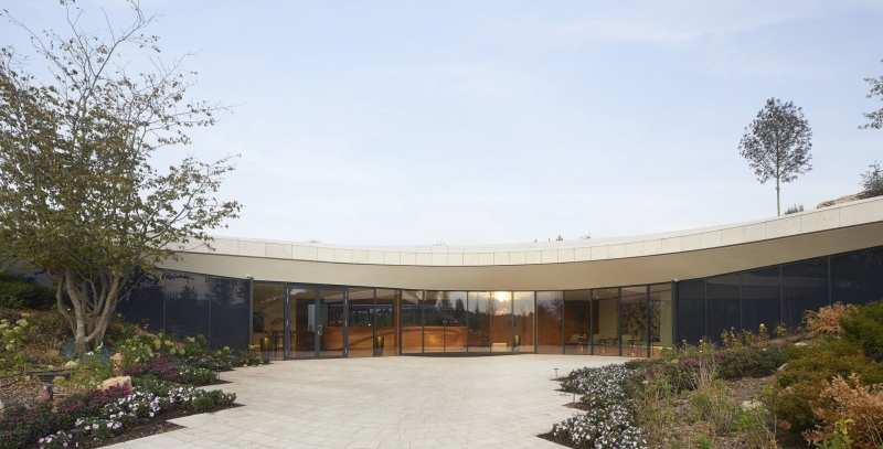 This Winery is a Stunning Blend of Architecture and Vineyards
