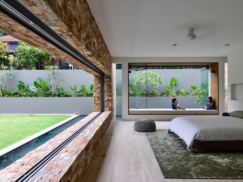 When Walls Disappear, Home Becomes Part of the Garden