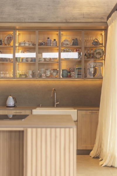 A Coastal House That Opens North to the Sea